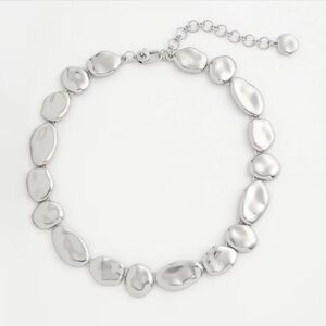 Silver tone pebble link collar necklace